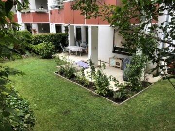 Wunderschöne Erdgeschoss Wohnung mit großer Terrasse, viel Garten und Garage, 71701 Schwieberdingen, Terrassenwohnung