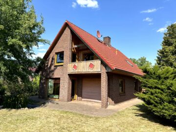 Geräumiges Einfamilienhaus mit schönem Garten in ruhiger Lage, 38528 Adenbüttel, Einfamilienhaus