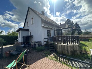 Ruhig I Solide I Kompakt I Modernisierungswürdiges EFH mit Keller, Wintergarten und Nebengebäude, 38518 Gifhorn, Einfamilienhaus