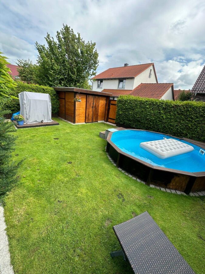 Sehen I Kaufen I Einziehen I Zeitloses Stadthaus mit viel Platz im Grünen - Garten mit Pool und Gartenhaus