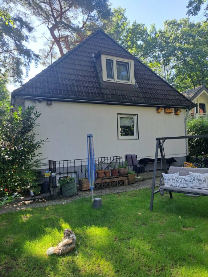 Ruhig I Idyllisch I Schmucke I Gepflegtes Einfamilienhaus, als die Gelegenheit in bevorzugter Lage - Garten Haus hinten