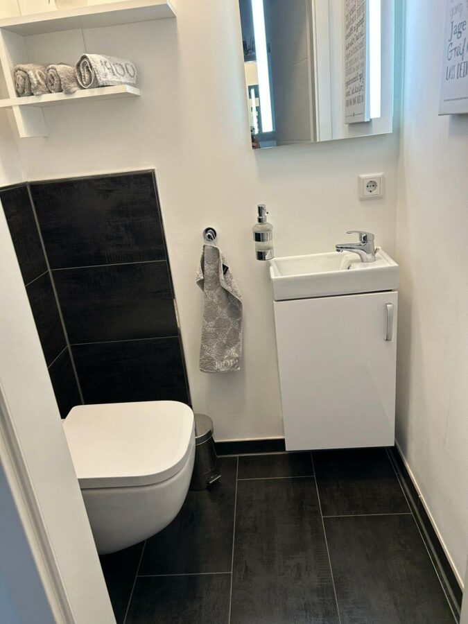 Einziehen und Wohlfühlen - Kernsanierte 2 Zimmer Wohnung in BS-Wenden - Gäste WC
