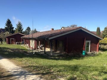 Skandinavischer Flair – EFH mit Doppelgarage in Blockbohlenbauweise auf großem Grundstück, 31249 Hohenhameln (Bierbergen), Einfamilienhaus