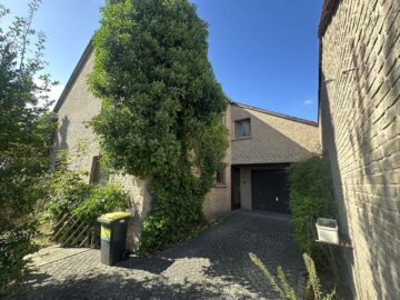 Platz | Potenzial | Möglichkeiten | Zweifamilienhaus sucht die Phantasie für die Neugestaltung, 38110 Braunschweig, Einfamilienhaus